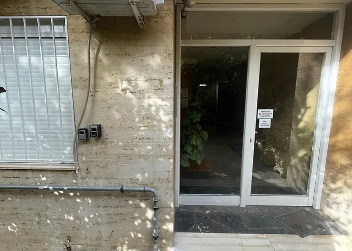 2-Bedroom Apartment In Athina